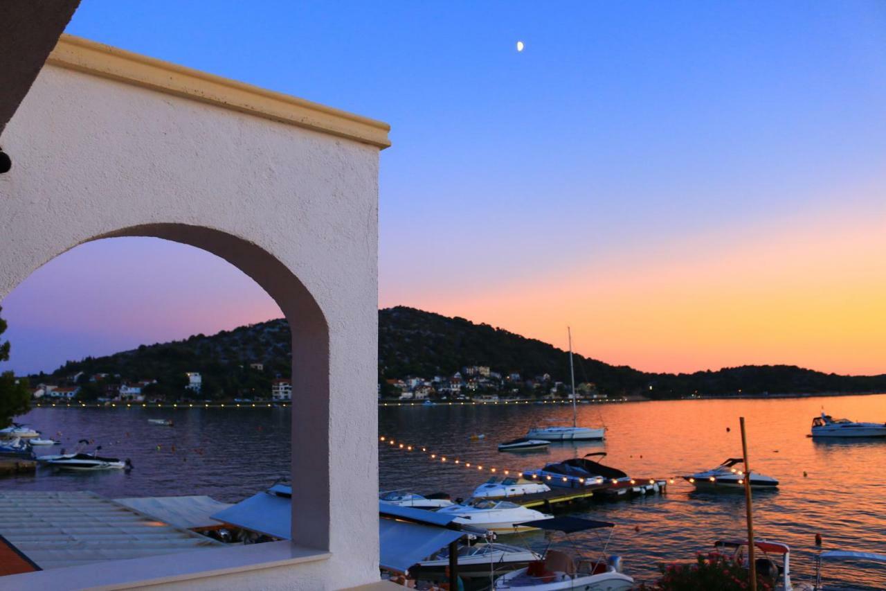 Apartmani Prova Tisno Exterior foto